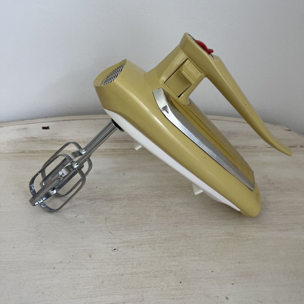 Vintage General Electric 3-Speed Yellow Hand Mixer & Beaters Tested Works USA